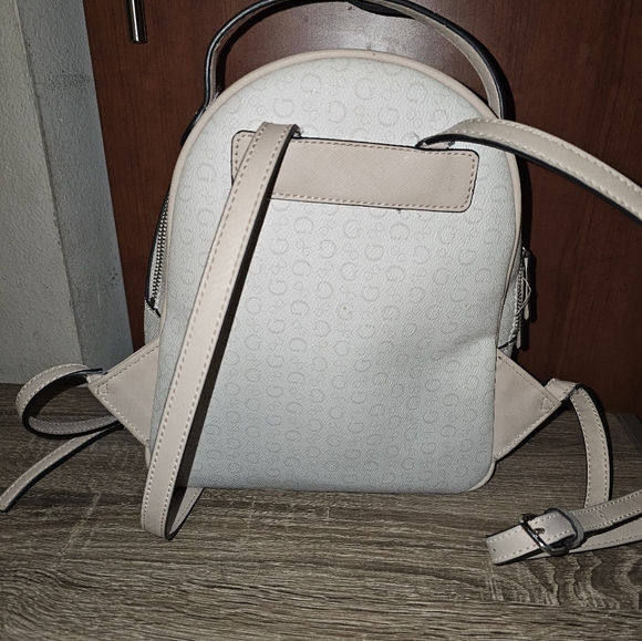 Guess backpack - Picture 2 of 5